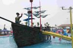 Customized Fiberglass Pirate Ship / Corsair Aqua Play Water Park Equipment