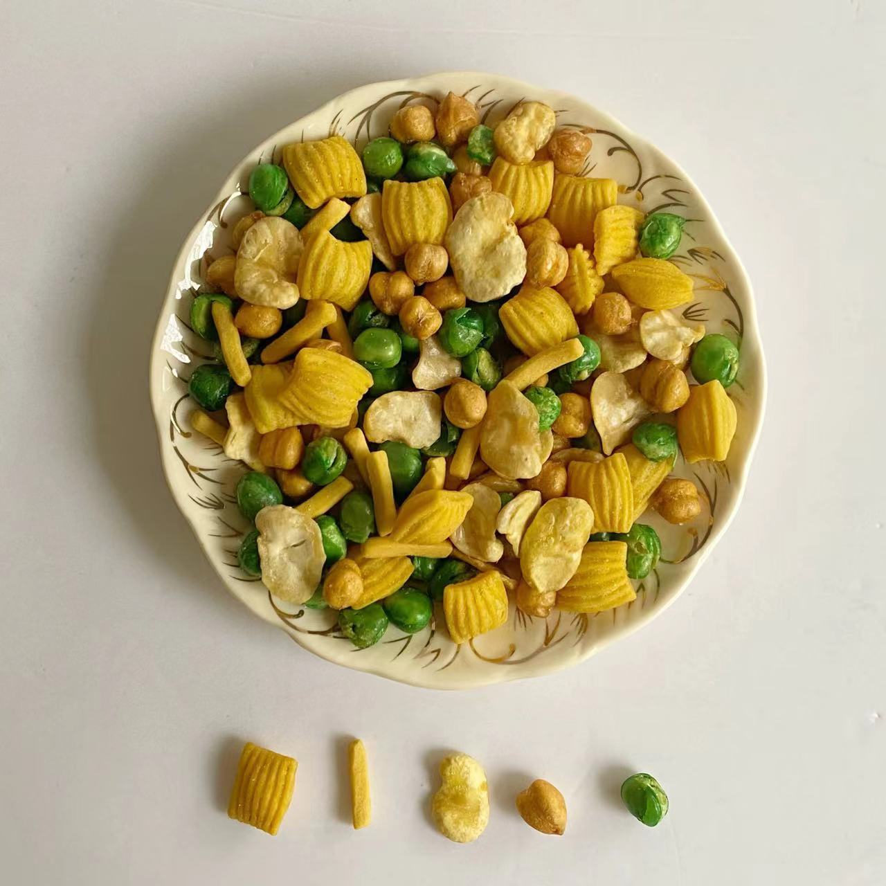 Mixed Nut Snack Crispy Broad Bean Chickpeas Green Peas Pillow Crackers