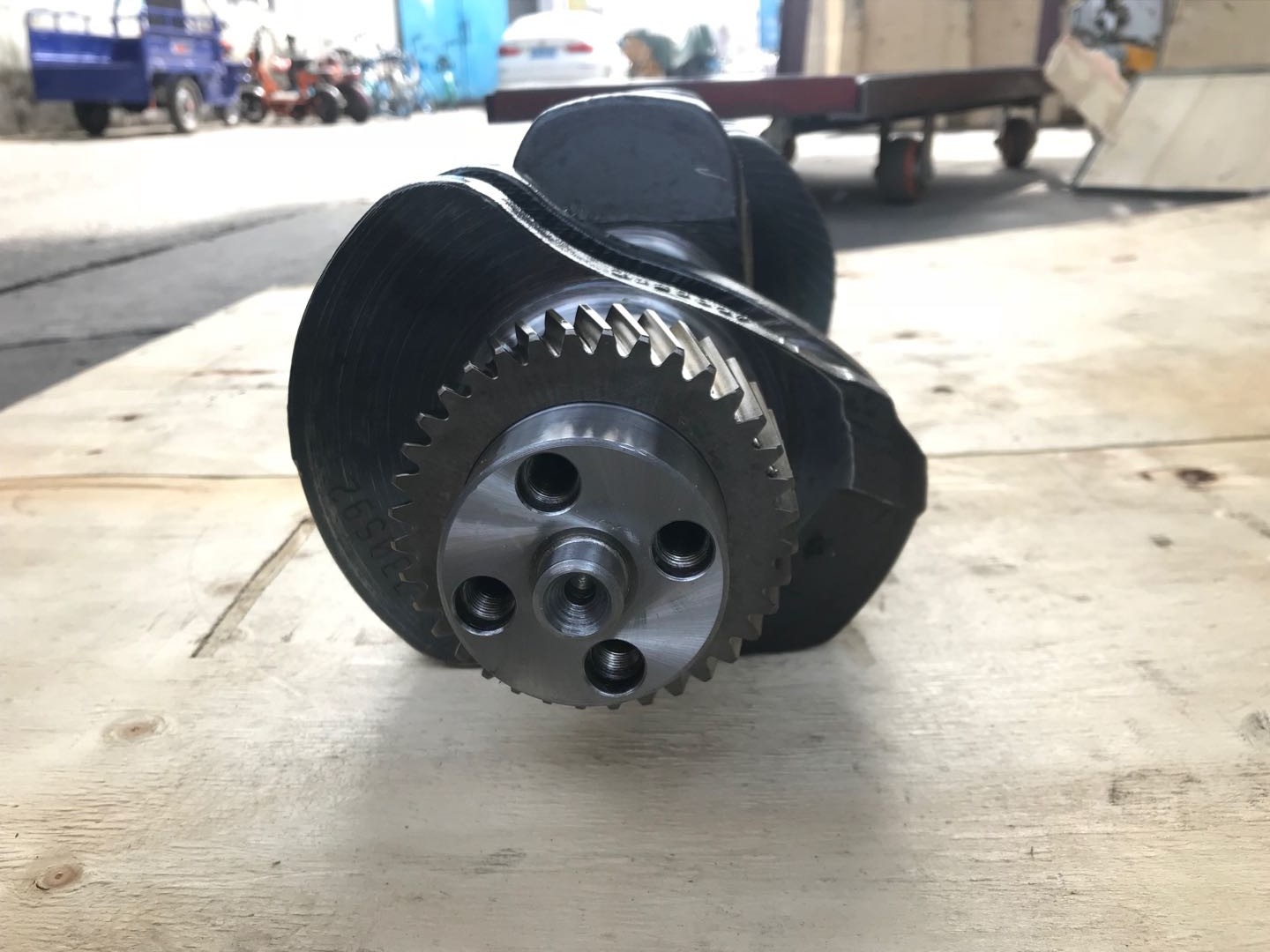 High Quality Manufacturer 3907804 3929037 6BT5.9 6D102 6BT Forged steel Crankshaft For Cummins Excavator Spare Parts