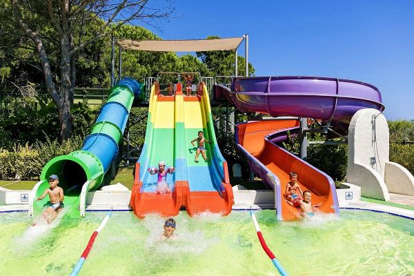 Water Flow Rate Swimming Pool Equipment And Accessories With Fiberglass Hot