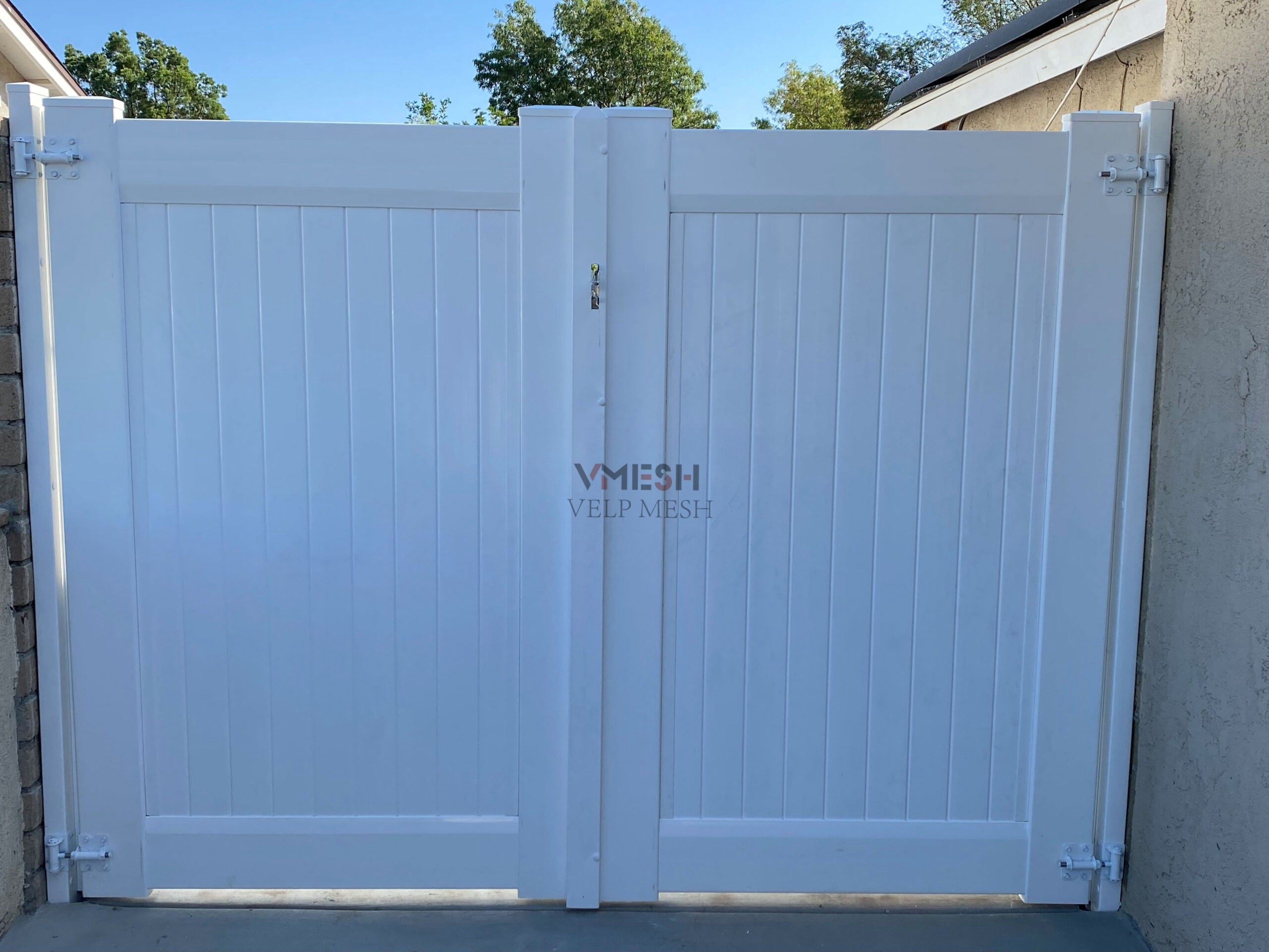 Courtyard Swimming Pool Custom Vinyl Fence 6x8ft