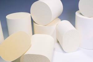 China Catalytic Ceramic Carrier Thermal Shock Resistance of Ceramics on sale