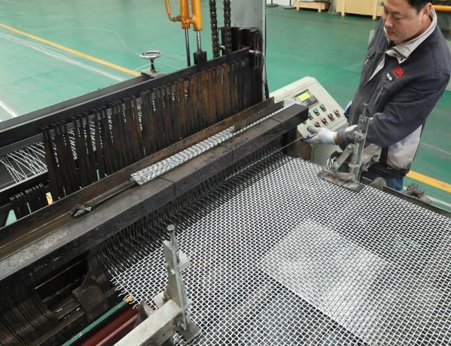 Heavy Duty Abrasion Resistant Steel Woven Wire Mesh Screen With Long Service Life