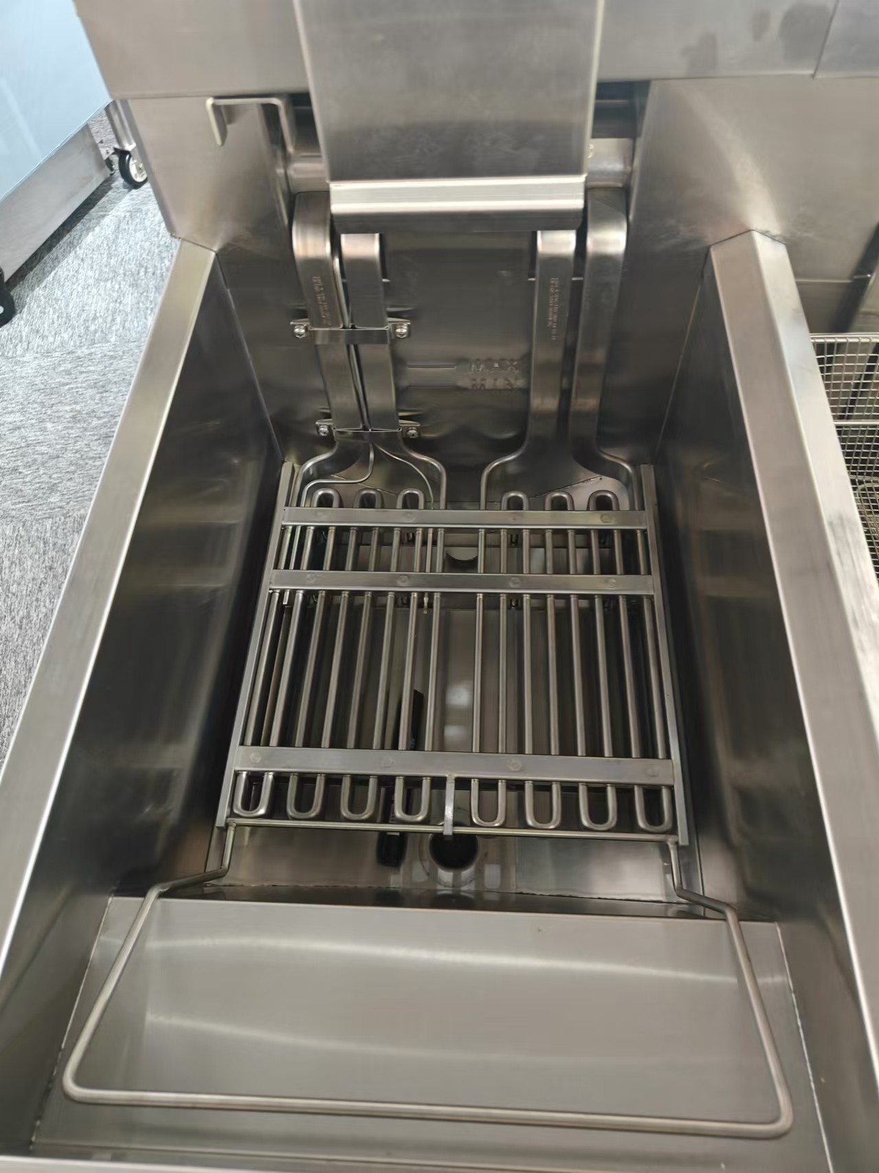 Digital Computer Panel Auto Lift Two Pots Four Baskets Electric Open Chips Fryer