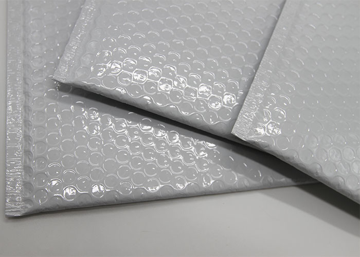 Printed Metallic Bubble Mailers , Self Adhesive Tape Padded Shipping Envelopes