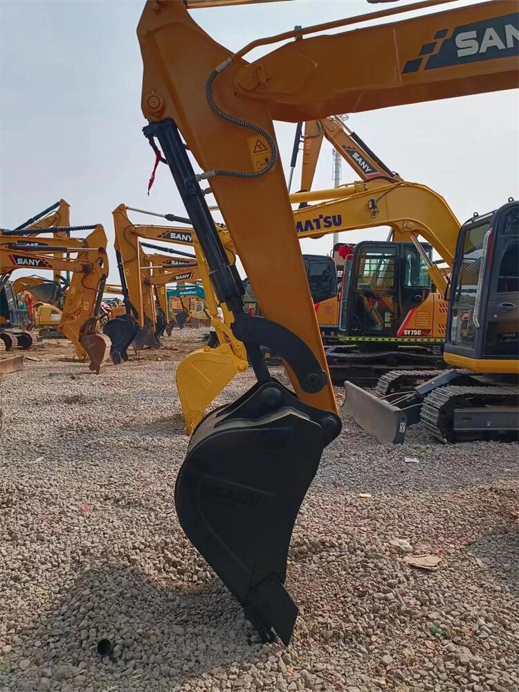 2022 Year Original Hydraulic Valve Sany Excavator SY95 with Less Hour and Most Favorable