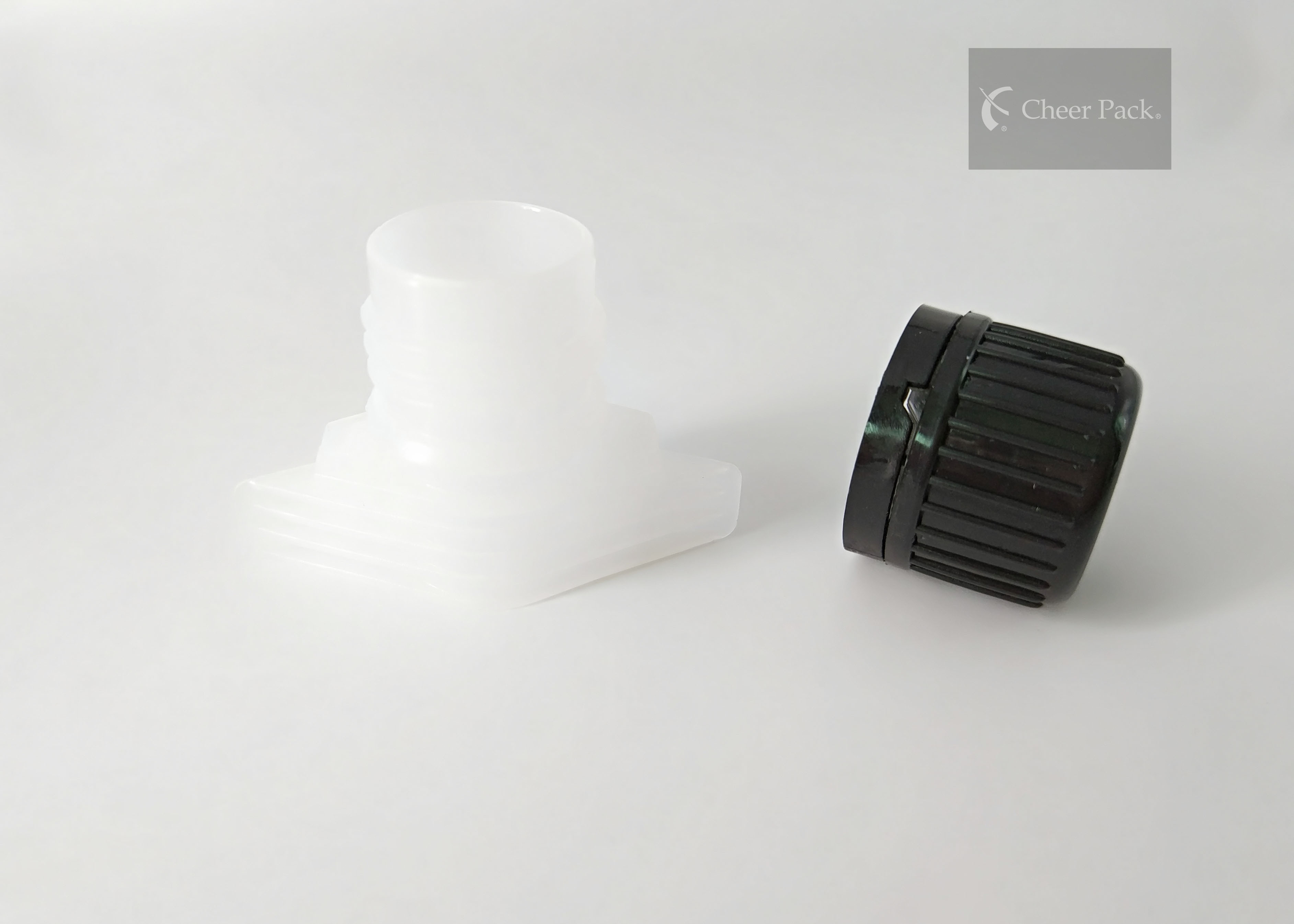 Black / White Twist Top Cap For Plastic Laundry Liquid Bag , Size Customized