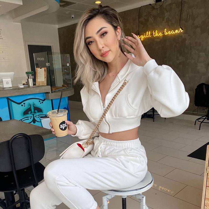 2020 Women Hoodie Short Style Long Sleeve Hooded Zipper Pocket Sweatshirt girl coat Can be customized logo