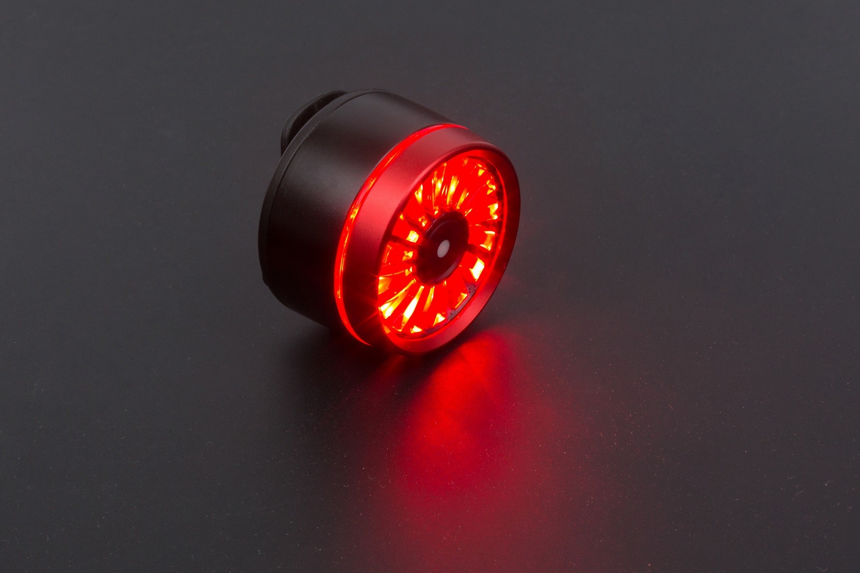 Smart Tail Bicycle Rear Lights For Brake Sensing IPX4 USB Rechargeable IPX4 Waterproof