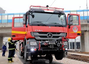 Wholesale Dual Purpose Rail System Water Tank Foam Rail Fire Truck 500L 1000L from china suppliers