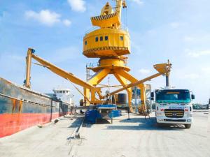 Wholesale 300 T/H Carbon Steel Screw Ship Unloader For Vessel Unloading Cement from china suppliers