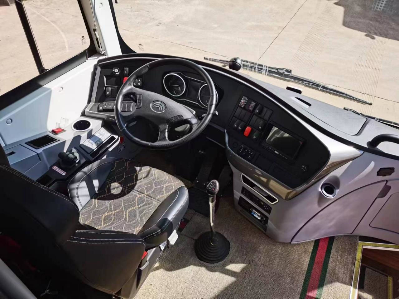 Mini Bus Yutong ZK6816 34seats Used Coach Buses LHD Front Engine