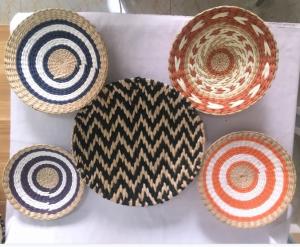 Wholesale 2021 new design High quality Wholesale seagrass wicker wall baskets wall plates hanging decor items from china suppliers