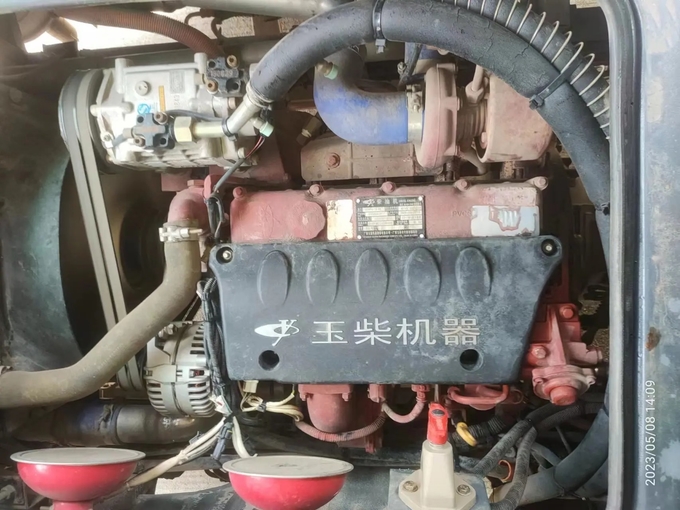 Used Shuttle Vans Floding Door 19 Seats White Color 6 Meters Front Engine Wiht A/C 2nd Hand Dongfeng Bus EQ6608