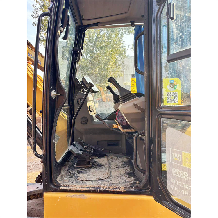 6 Ton Used CAT 306 Excavator Mini with Crawler Chain and Low Working Hours in 2021