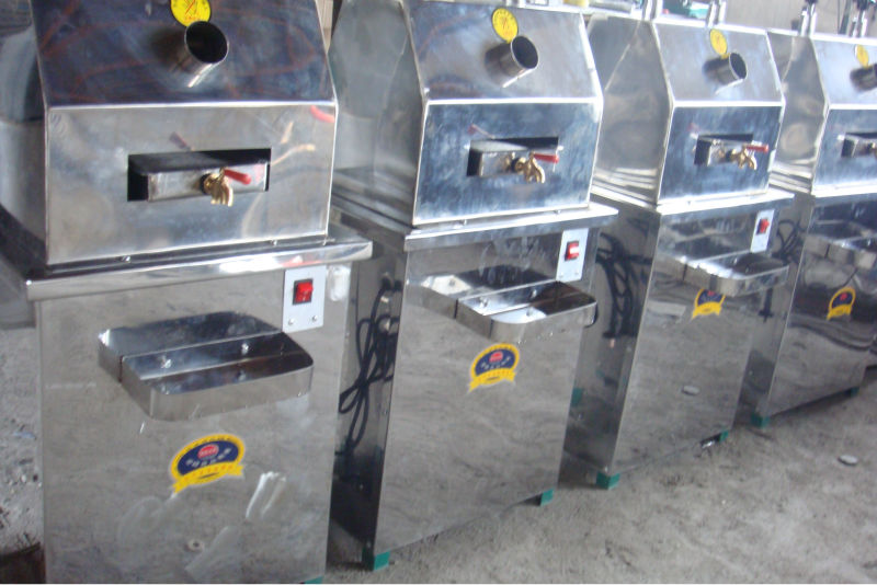 Stainss Steel Electric Sugar Cane Crushing Machine for Juice Extraction and Processing
