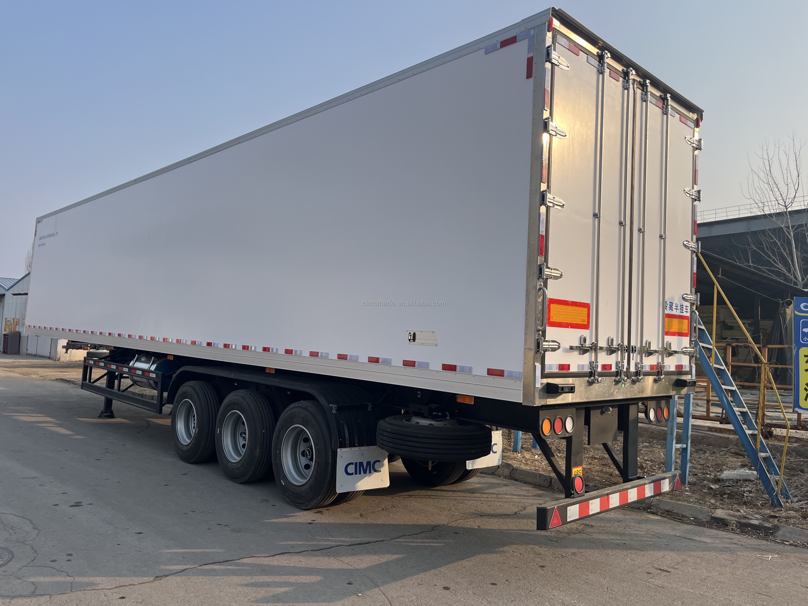 12 Forward Shift Diesel Fuel Type CIMC Cold Chain Truck for and Transportation