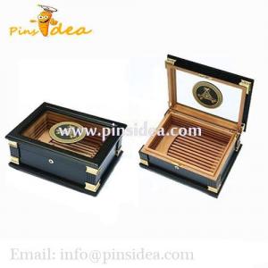 China Humidor with Glass Lid, Front Mounted Hygrometer, Wholesale Factory Price on sale