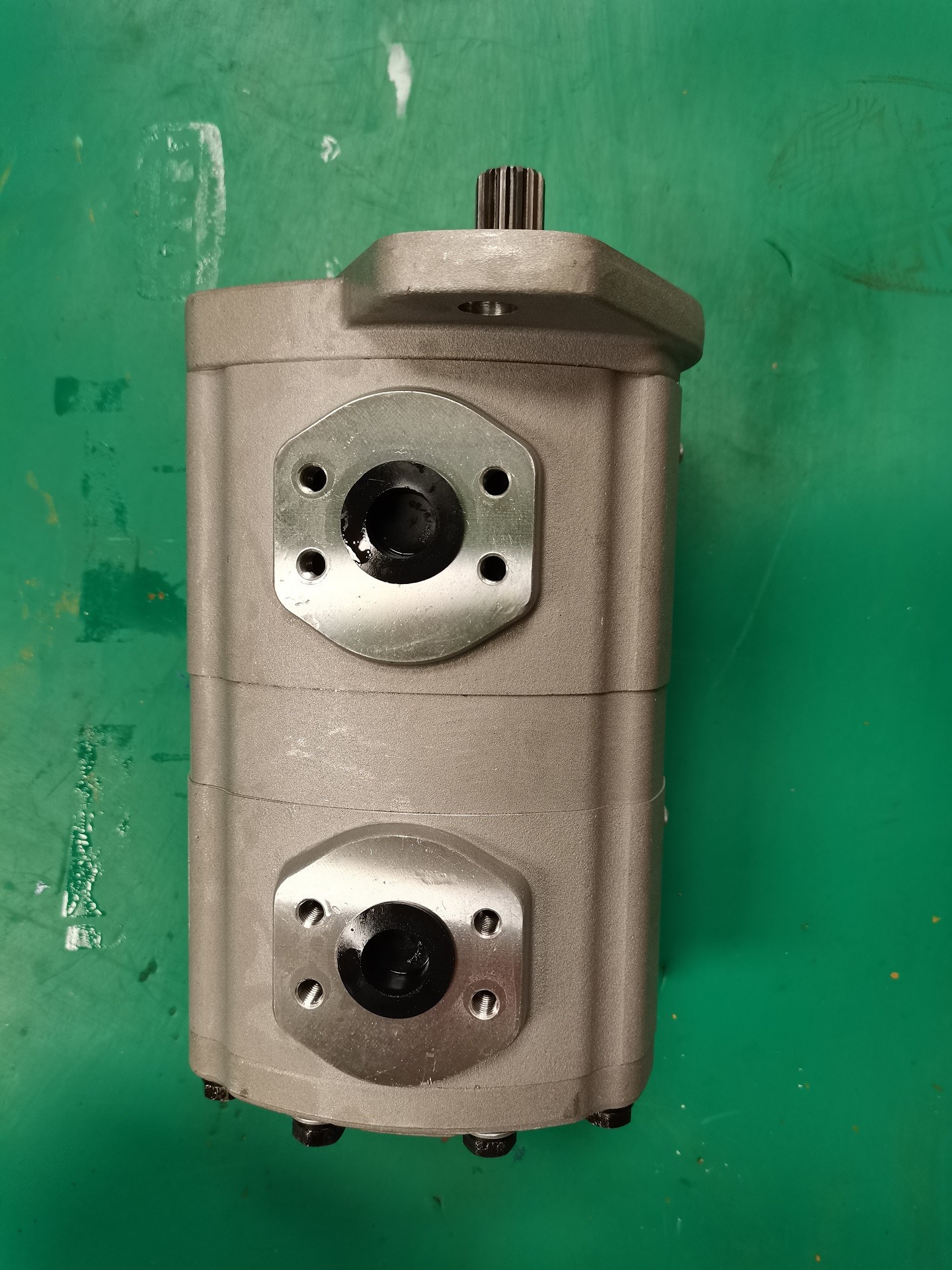 2P32-16AR High quality hydraulic pump/Gear pump balck colour for WHEEL LOADER/CRANES/FOXLITS/EXCAVATORS