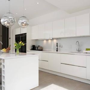 Wholesale Blum Hardware Quartz Stone Countertop High Gloss American Standard Kitchen Cabinets from china suppliers