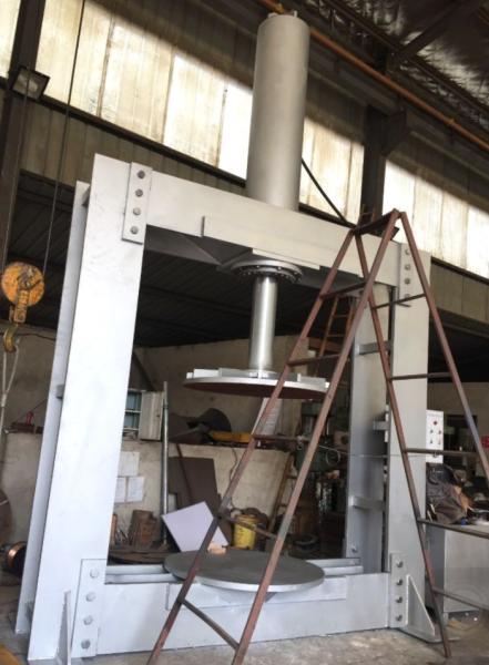 Heavy Duty 400 Ton Forklift Tyre Press Machine For Solid Tire Loading /
