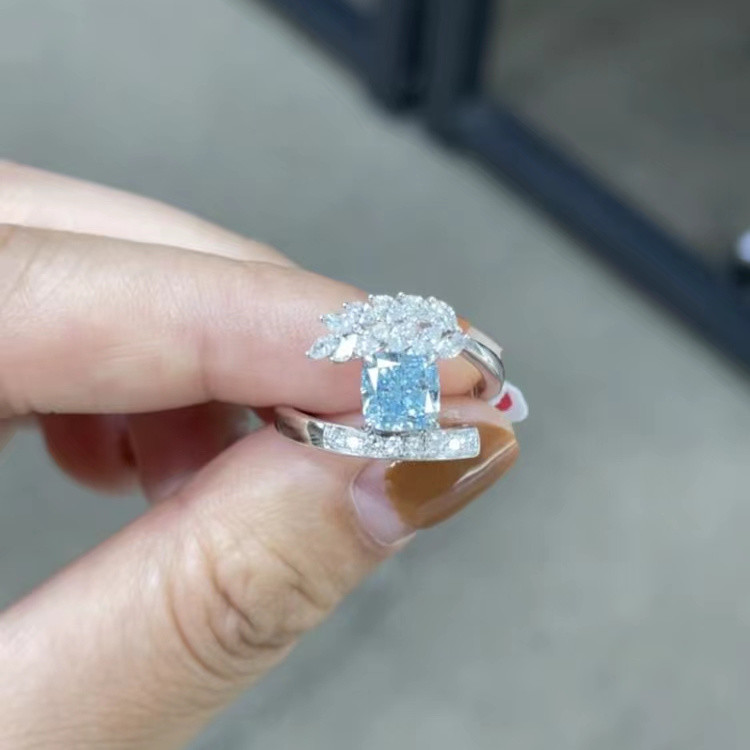 18k White Gold Lab Grown Diamond Rings 1.23CT Blue Cushion Shape VS Clarity