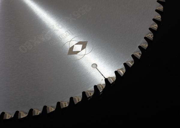 Quality 10 Japan SKS Steel circular saw blades for cutting metal Portable customized for sale