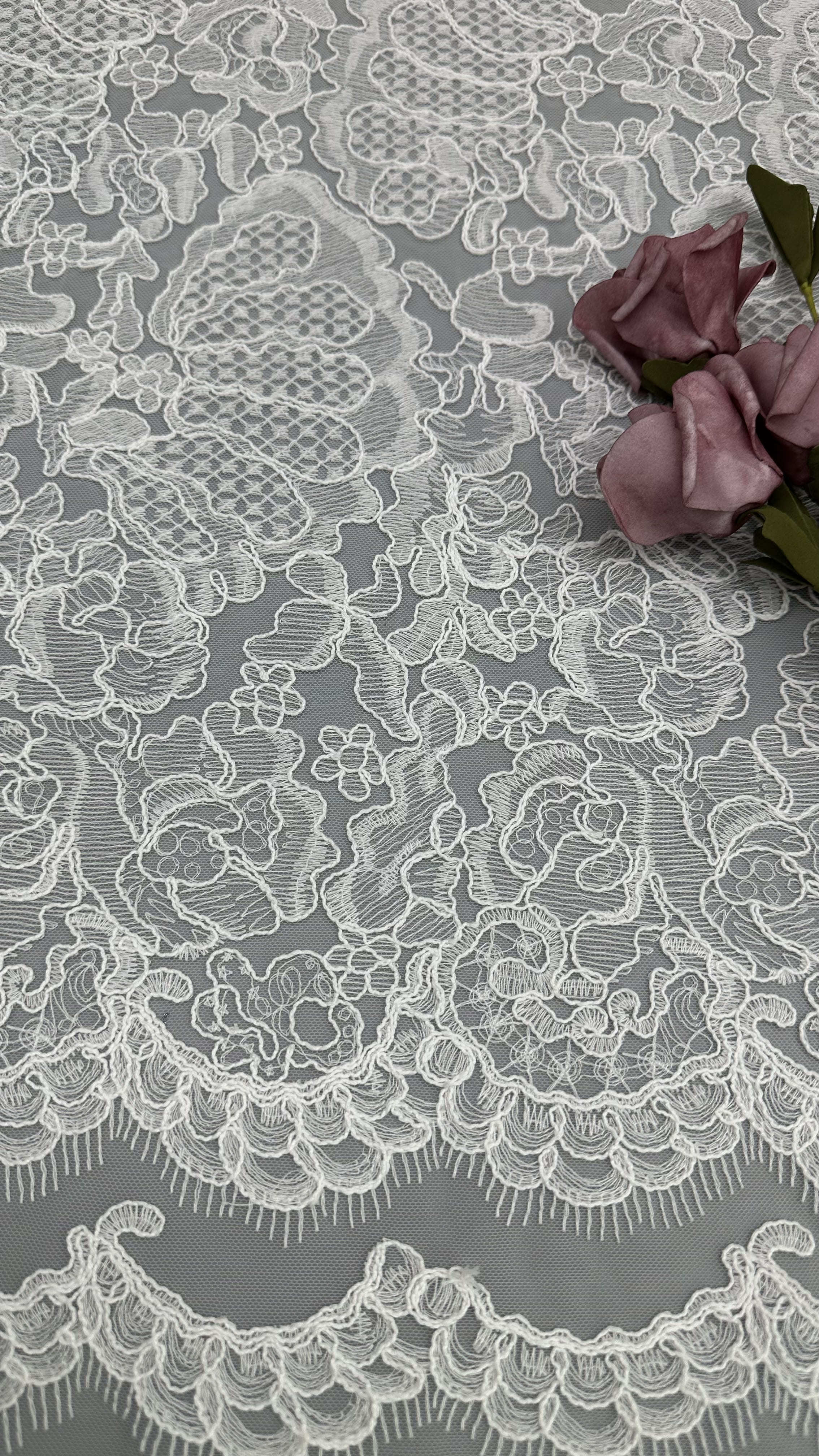 Handmade Floral Embroidery On Lace Artistic Detailing Tulle Mesh Fabric For Wedding Dresses