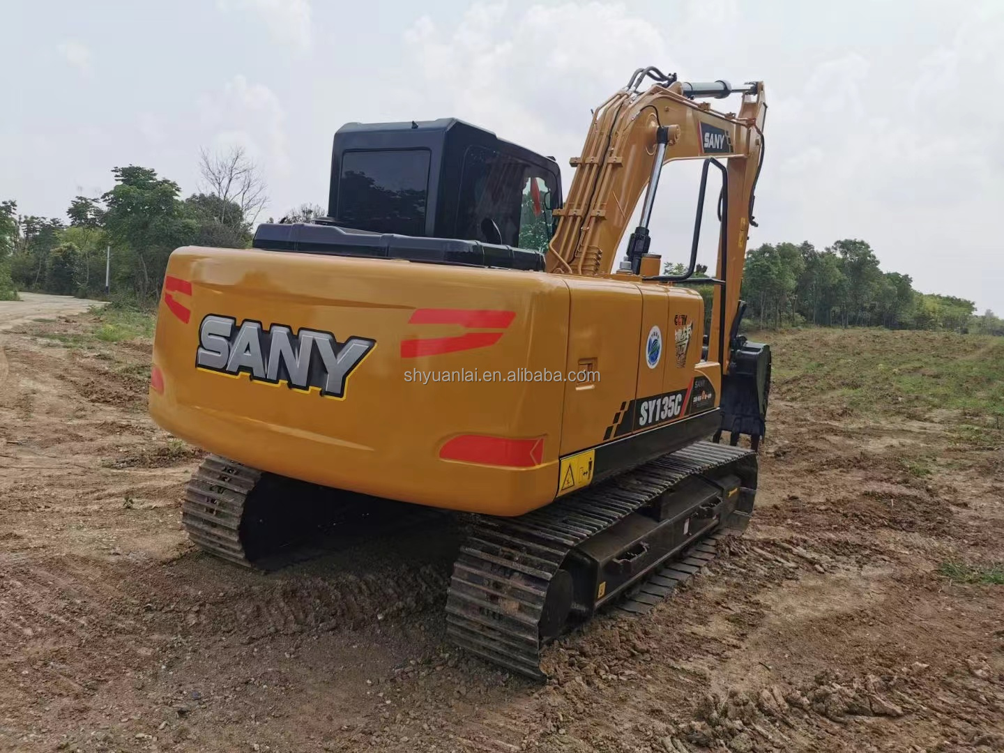China SANY excavator SANY 135 SY135 135C 13 ton small excavator sany 135C-9 crawler digger cheap price for sale