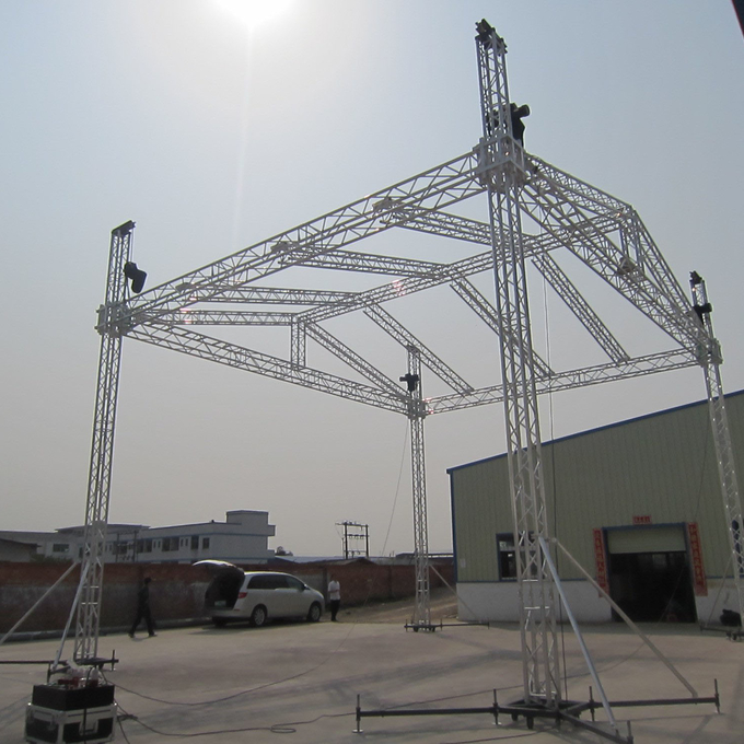 290mm Triangle Spigot Portable Aluminum Lighting Truss For Concerts 1