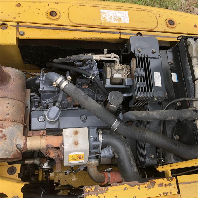 Active Small 13 Ton Used Excavator Komatsu PC 130 in Shanghai with Cummins Engine