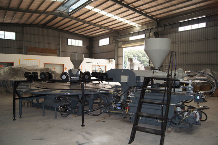 One / Two Color TPR Sole Making Machines PVC Sole Injection Machine 160-270pairs / Hour