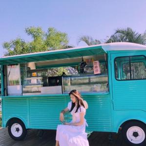 Wholesale Food Trailer Vintage Mobile Sales of Various Commodities Customized Citroen HY Van from china suppliers