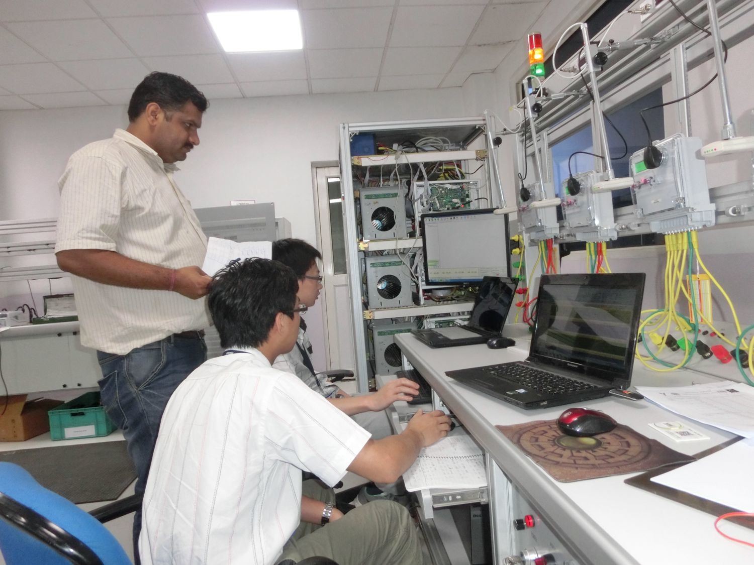 Laboratory Three Phase Meter Test Bench High Precision Accuracy 0.01 45 - 65Hz