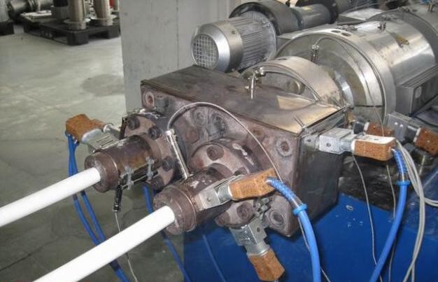 PVC Twin Screw Extruder , 16mm - 800mm Pipe Extruder Machine