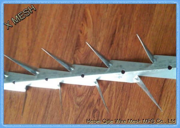 Quality Hot Dipped Galvanized And PVC Coated Black Medium Wall Spikes 0.8mm Thickness for sale