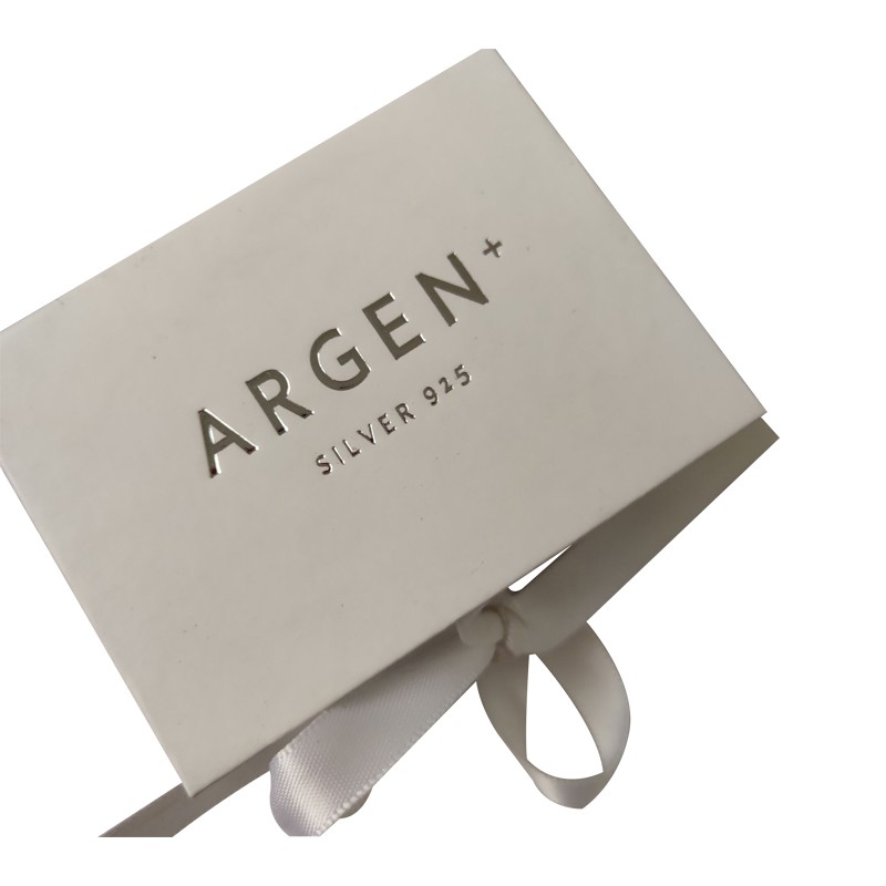 Customized White Cardboard Gift Box with Ribbon Closure APPAREL Logo Printing Acceptable