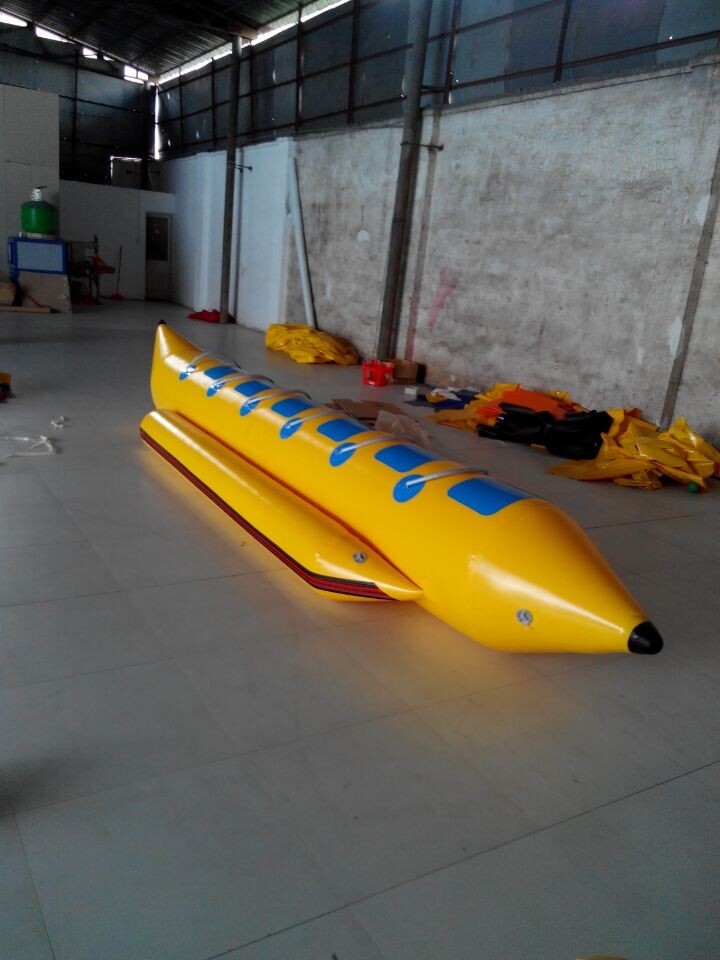 Single Lane Inflatable Water Toys , PVC Tarpaulin Banana Boat Towable for 6 Person
