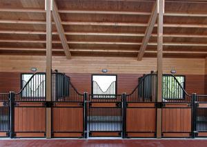 Wholesale Stable European Horse Stalls Solid Welded 12 Gauge Steel Tubular Frame Construction from china suppliers