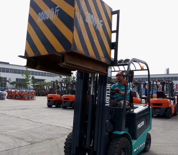 2000KG Load Capacity Electric Powered Forklift 2 Mast Stage 3000mm Lifting