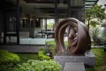 Surface Painted Outdoor Bronze Sculpture , Customized Painted Bronze Yard