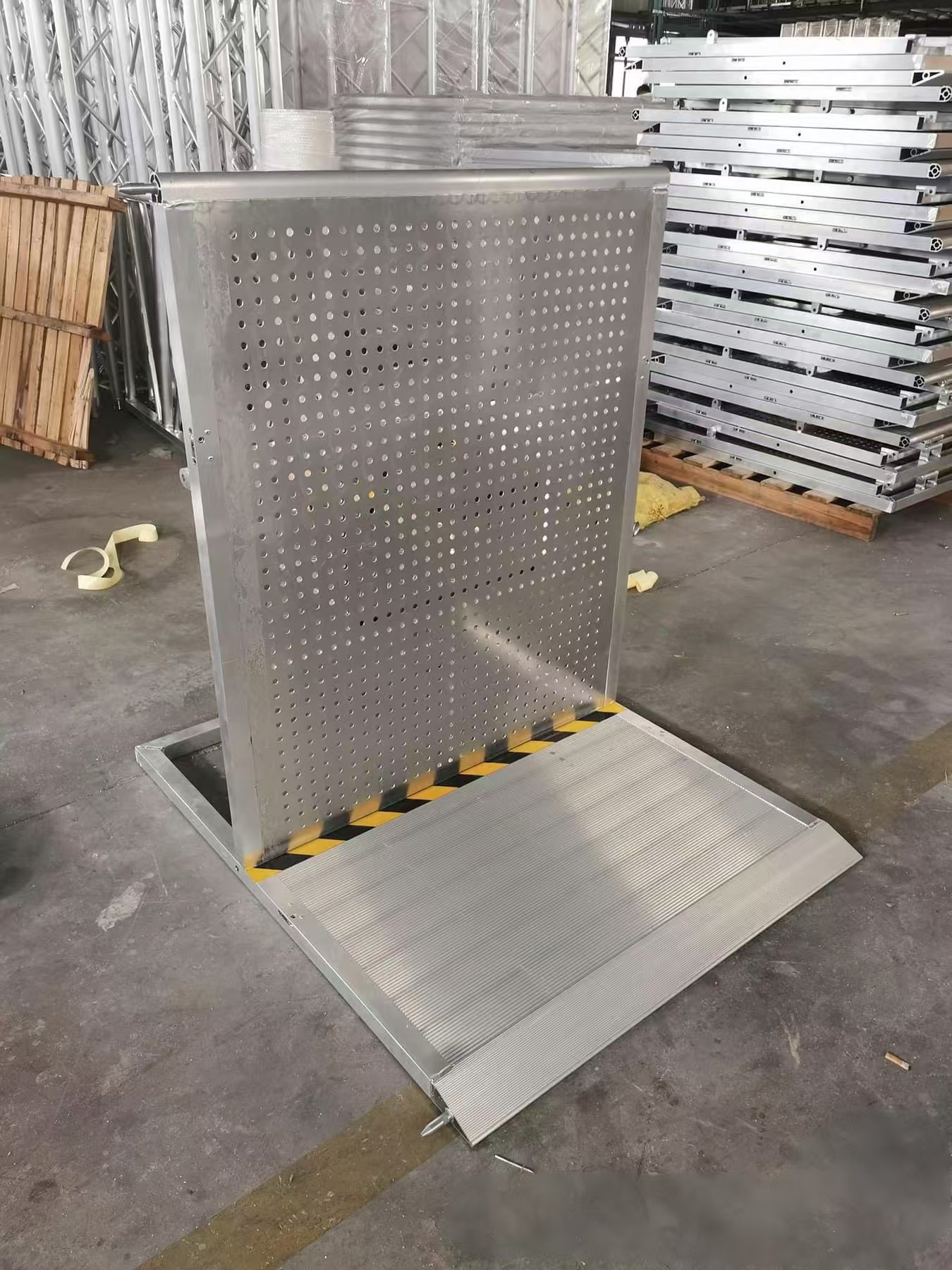 Foldable Crowd Barricades Portable Aluminum Crowd Control Safety Barriers