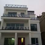 Grey Aluminum U Channel Glass Railing 10mm Thick Frameless Glass Balustrade