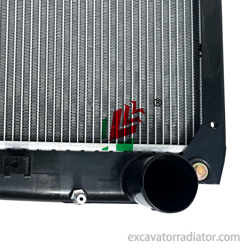 ISUZU Z14B Light Truck Hot Selling Radiator Car Water Tank Aluminum Engine Cooling System