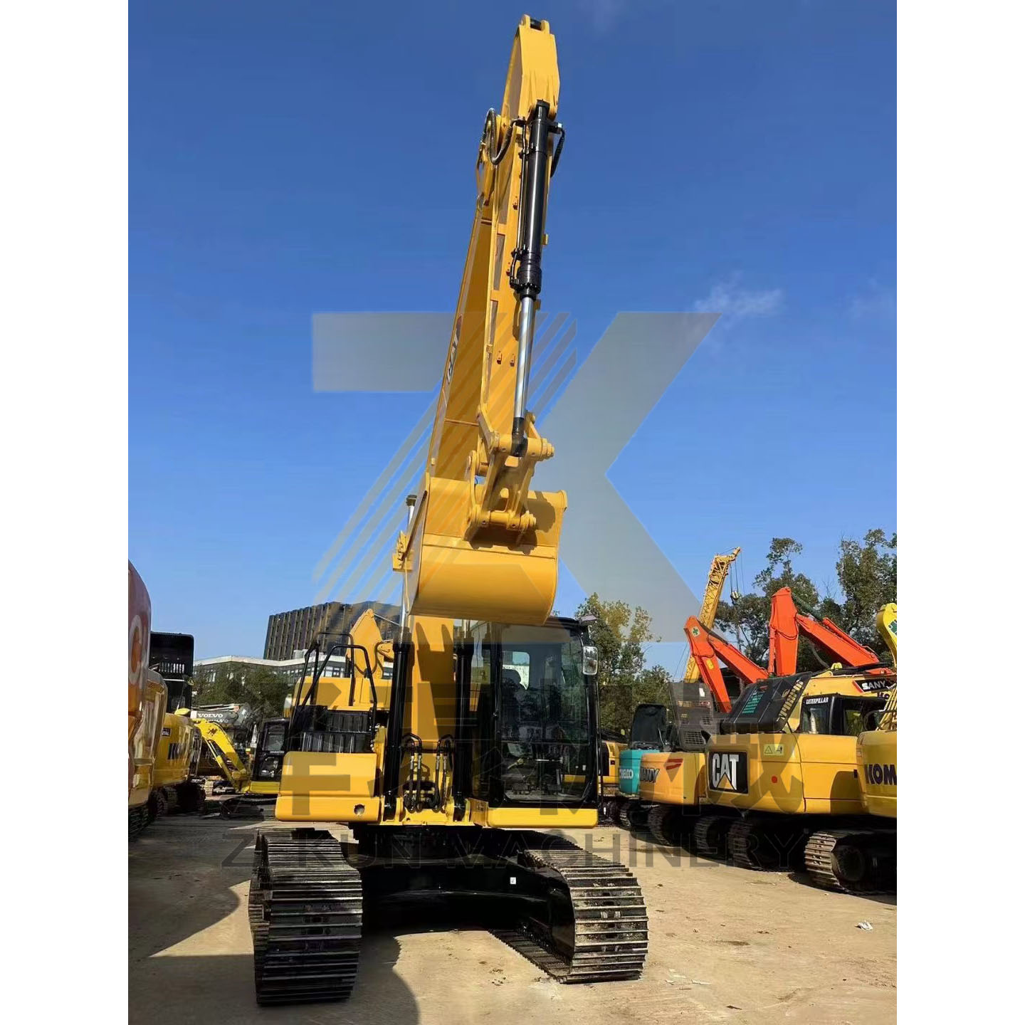 Best Cat 320GC Excavator 2023 with 1.19 m3 Bucket Capacity and Other Hydraulic Valve