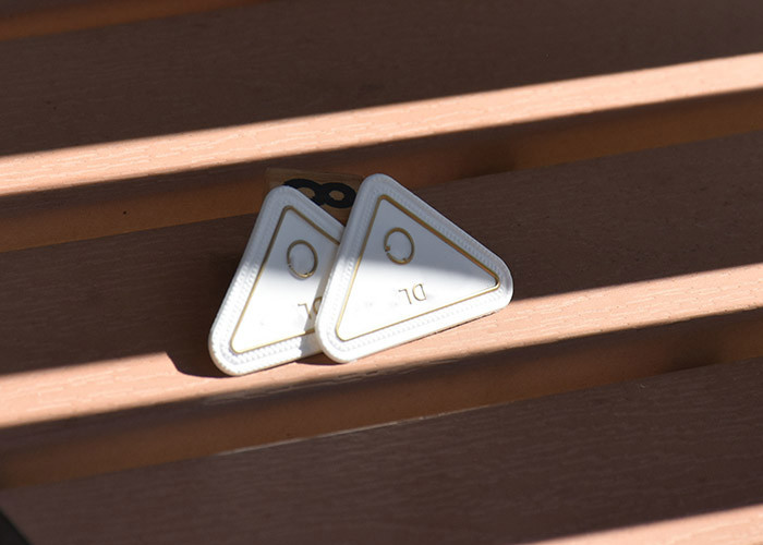 White Eco Friendly TPU Printed Label Customised Gold Logo For Garments