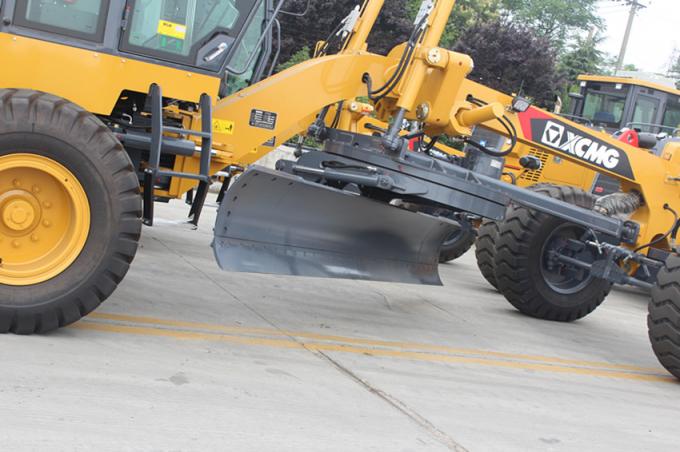 Compact GR135 130HP 11000kg Tractor Road Grader , Small Motor Grader