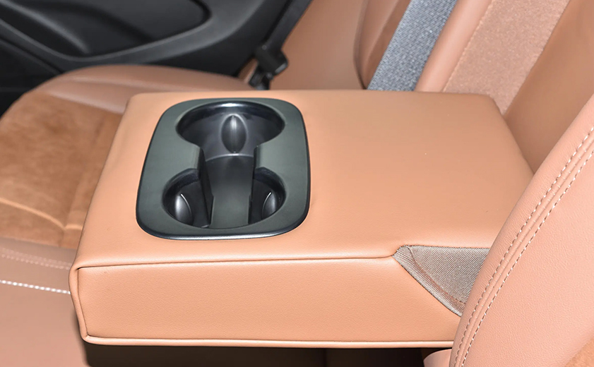 2024 Hot Bui-ck Regal 25T Super Enjoy Version Speed 4-Door 5-Seat Sedan Energy Vehicle Made in Maximum torque Nm 250