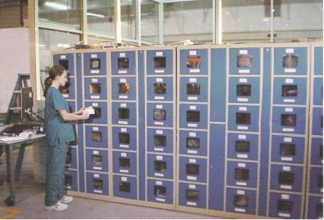Factory Intelligent Locker Systems 6 Tier Steel Body Transparent Door Anti UV