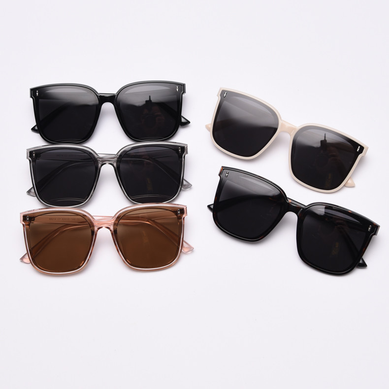 Ultralight TR Polarized UV Resistant Frida Square Rimmed Sunglasses